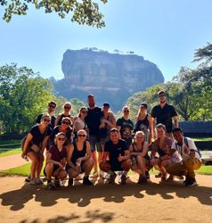 Groepsfoto bij Sigiriya Lion Rots